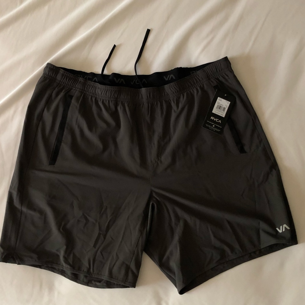 Mens RVCA gym shorts. Size XXL. Brand New